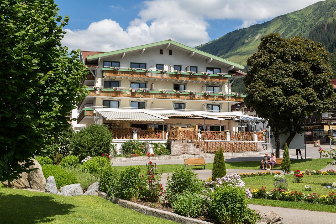 Haller'S Posthotel Riezlern Exterior foto